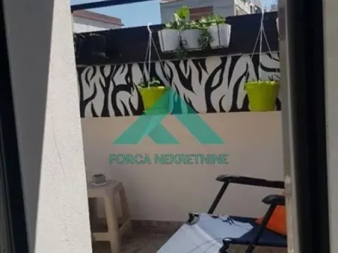 Rent, three bedroom apartment, 70m², Vračar Sve Podlokacije, Beograd - image 14