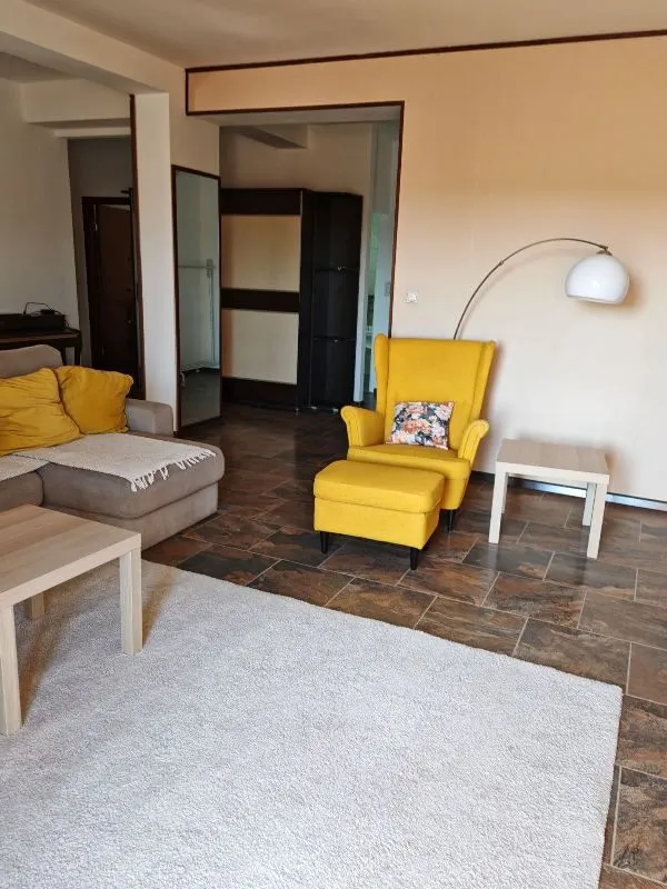 Rent, four bedroom apartment, 120m², Rakovica, Beograd