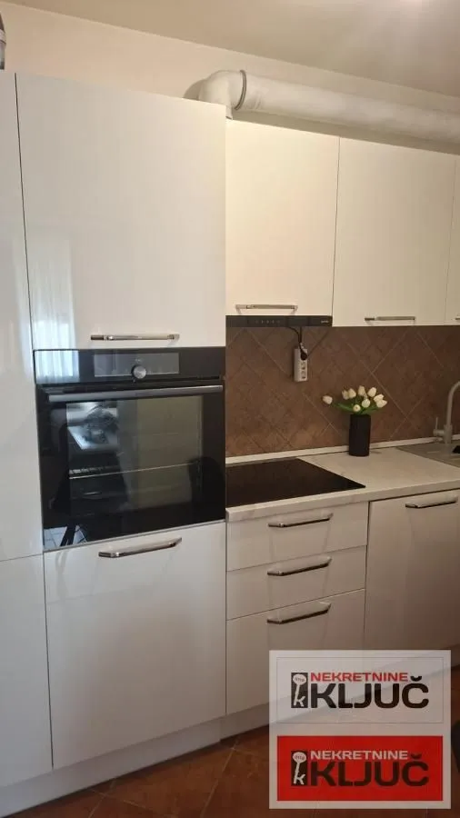 Izdavanje, jednosoban stan, 41m², Bulevar Oslobodjenja, Novi Sad Sve Podlokacije