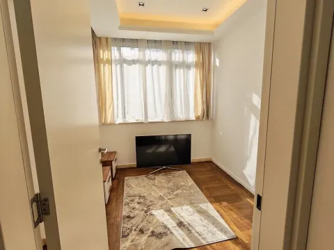 Izdavanje, trosoban stan, 148m², Dedinje Sve Podlokacije, Beograd - image 16