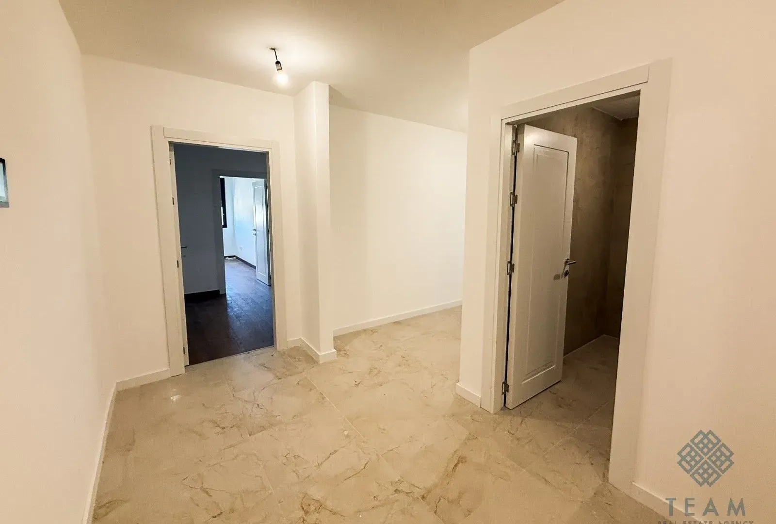 Prodaja, trosoban stan, 127m², Tološka šuma, Podgorica