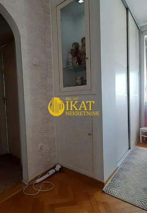 Prodaja, dvosoban stan, 60m², Sremska Mitrovica, Srbija