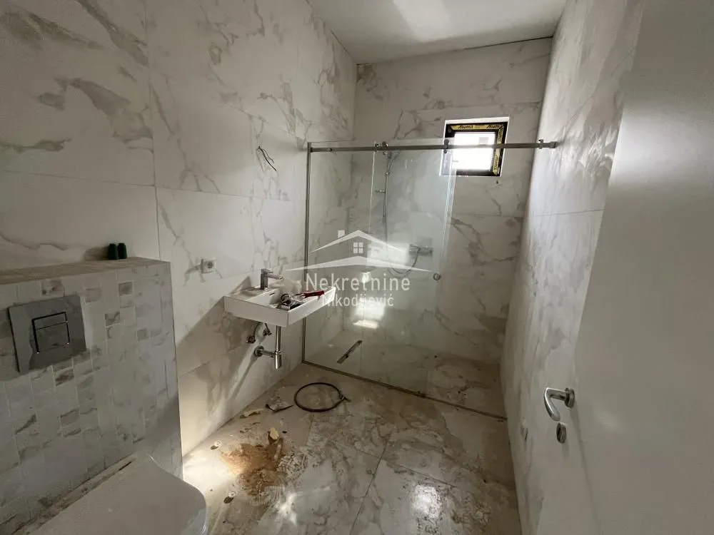 Prodaja, stan, 230m², Zemun Sve Podlokacije, Beograd