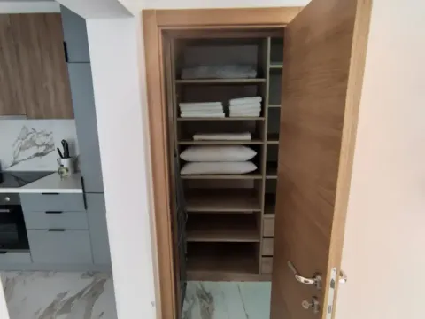 Izdavanje, jednosoban stan, 52m², Seljanovo, Tivat - image 2