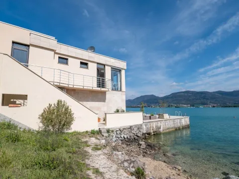 Sale, house, 172m², Kotor, Crna Gora - image 32