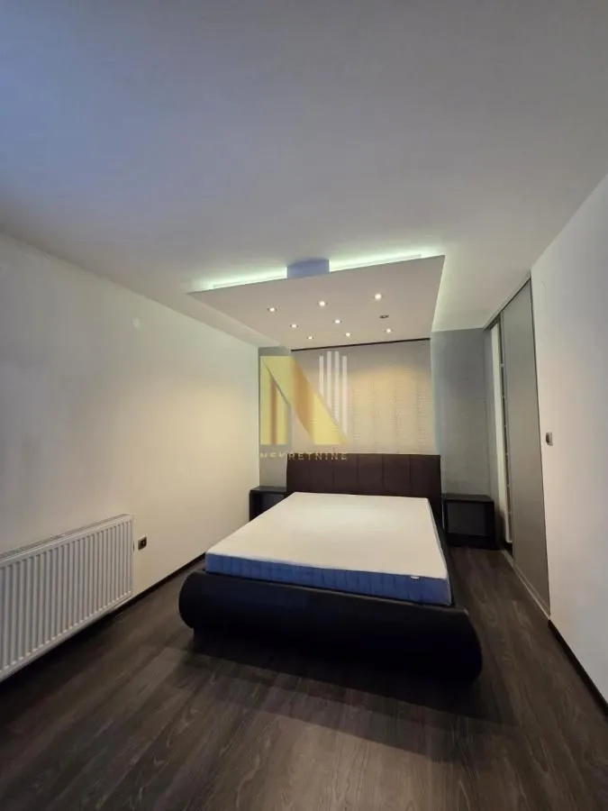 Izdavanje, trosoban stan, 86m², Centar, Novi Sad