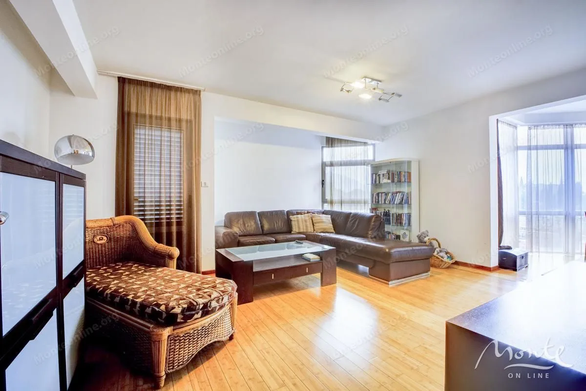 Sale, two bedroom apartment, 80m², Maine, Budva