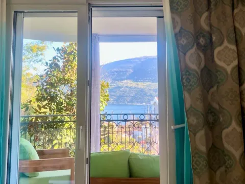 Izdavanje, dvosoban stan, 90m², Kumbor, Herceg Novi - image 9