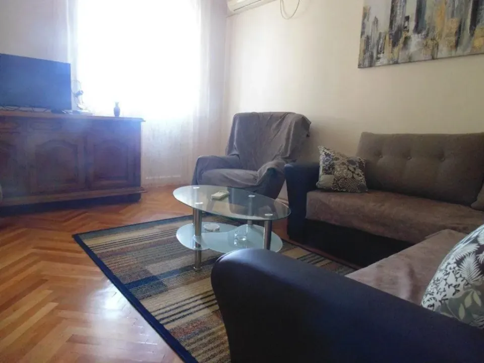 Izdavanje, dvosoban stan, 68m², Preko Morače, Podgorica