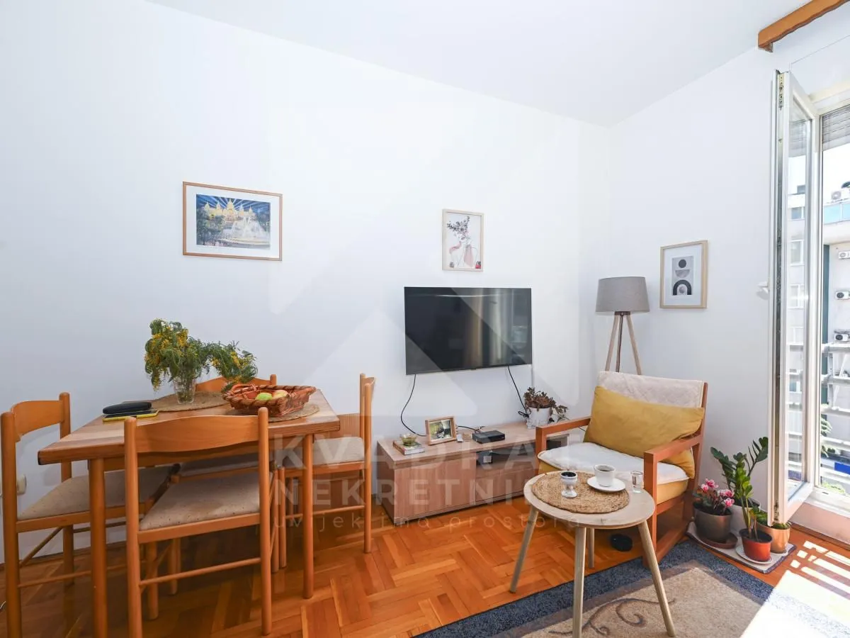 Rent, studio apartment, 24m², Stari Aerodrom, Podgorica