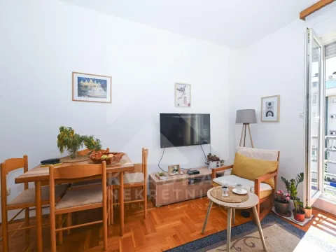 Rent, studio apartment, 24m², Stari Aerodrom, Podgorica - image 2