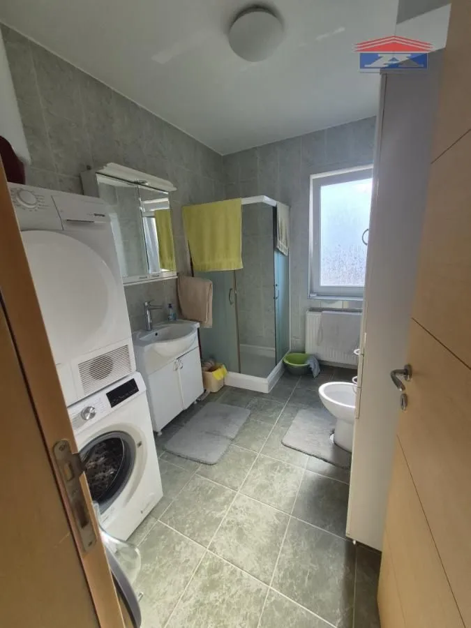 Izdavanje, kuća, 253m², Sremska Kamenica, Petrovaradin