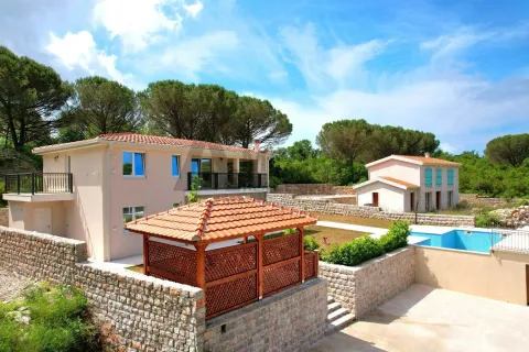 Rent, house, 185m², Zagora, Kotor - image 2