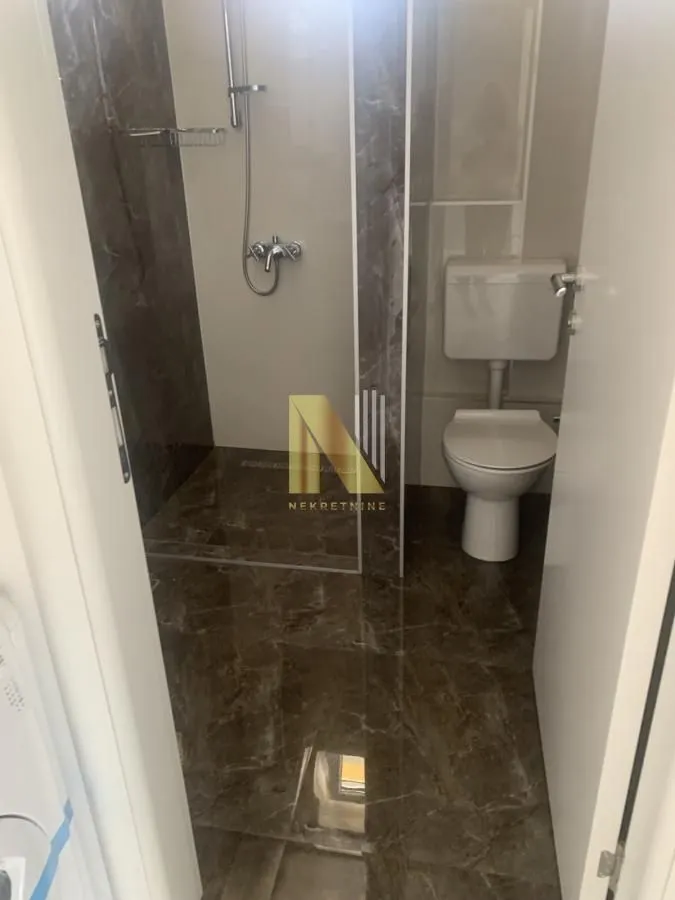 Izdavanje, trosoban stan, 93m², Centar, Novi Sad