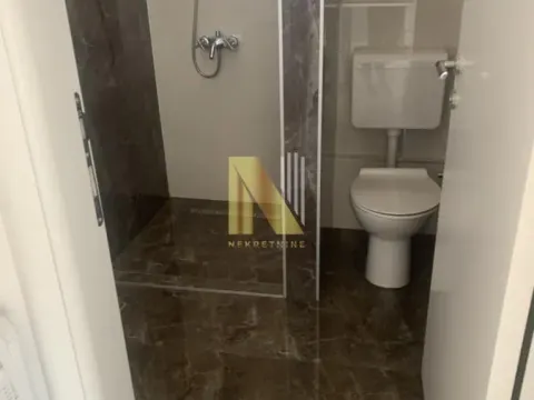 Izdavanje, trosoban stan, 93m², Centar, Novi Sad - image 9