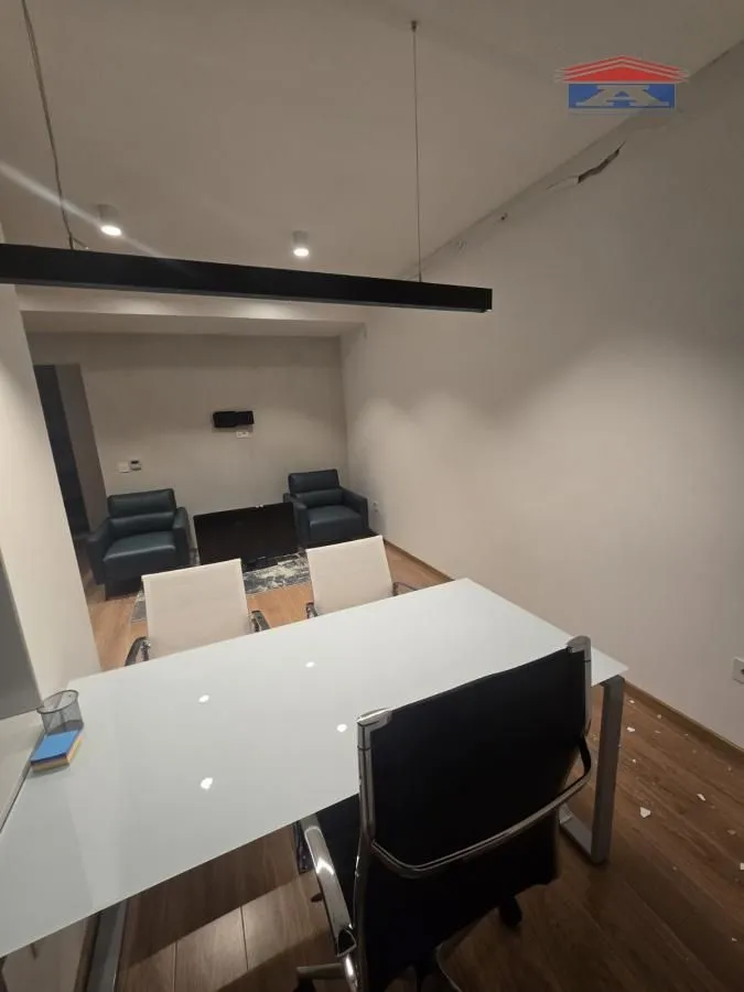 Prodaja, trosoban stan, 101m², Centar, Novi Sad