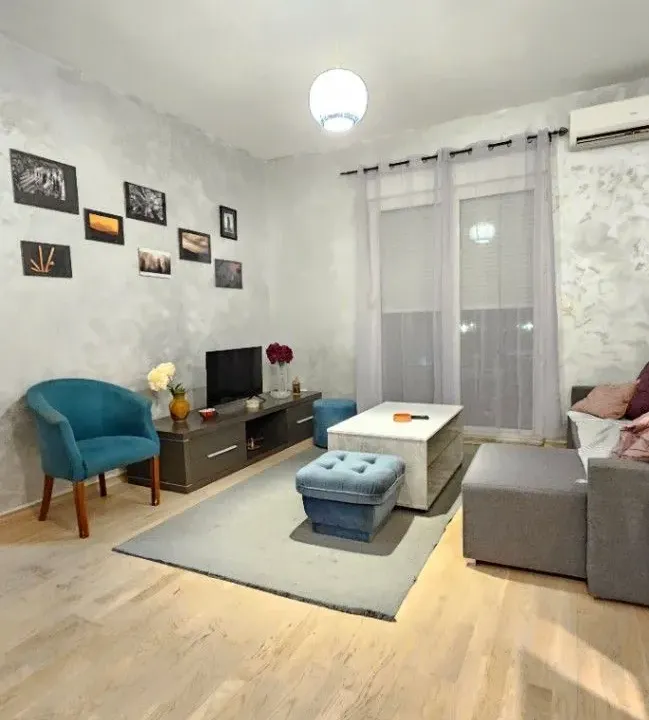 Izdavanje, dvosoban stan, 60m², City Kvart, Podgorica