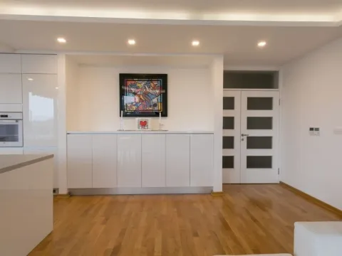 Rent, three bedroom apartment, 123m², Momišići, Podgorica - image 11