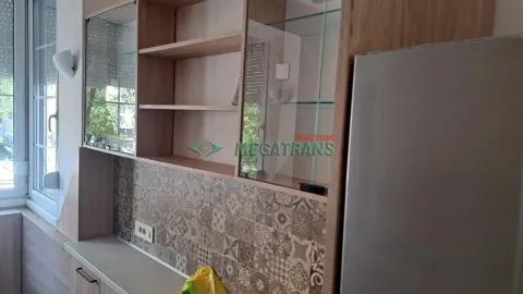 Izdavanje, trosoban stan, 72m², Centar, Novi Sad - image 11