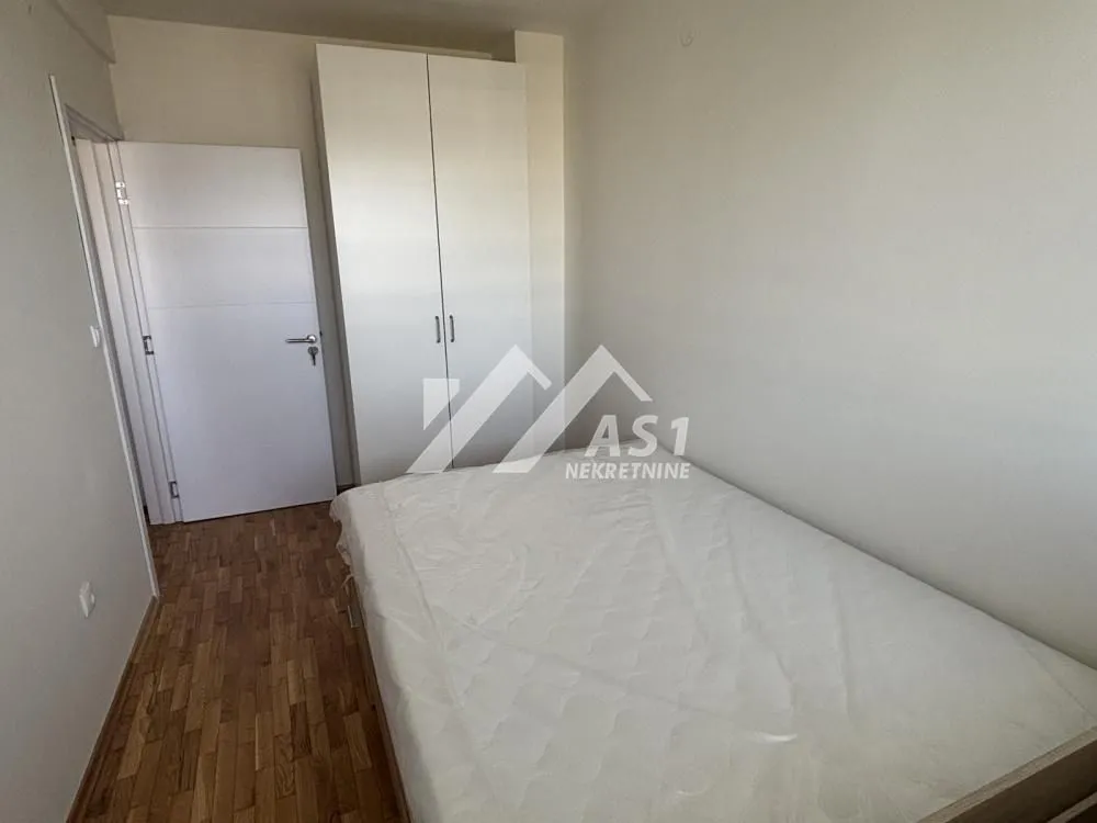 Izdavanje, dvosoban stan, 38m², Sajam, Novi Sad Sve Podlokacije