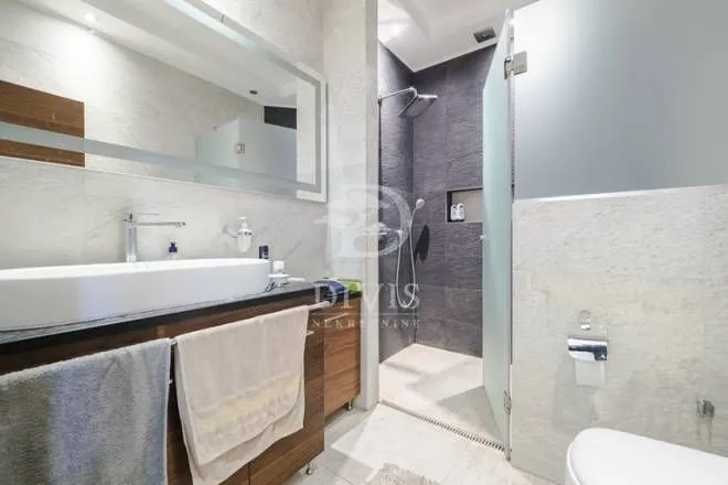 Sale, house, 274m², Partizanov Stadion, Beograd