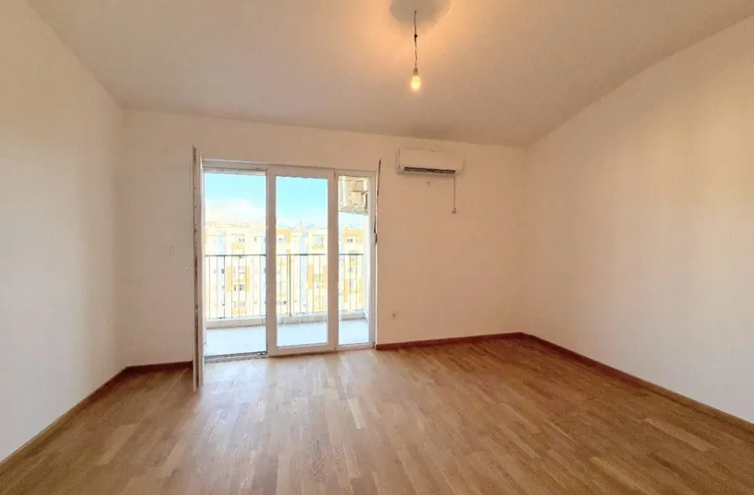 Prodaja, dvosoban stan, 72m², Stari Aerodrom, Podgorica