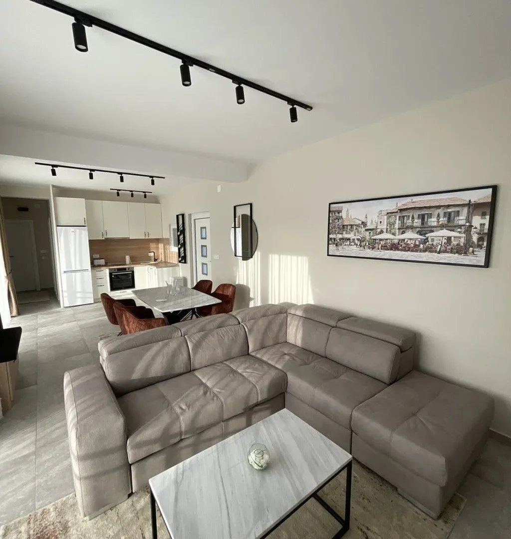 Rent, two bedroom apartment, 74m², Sutvara, Kotor