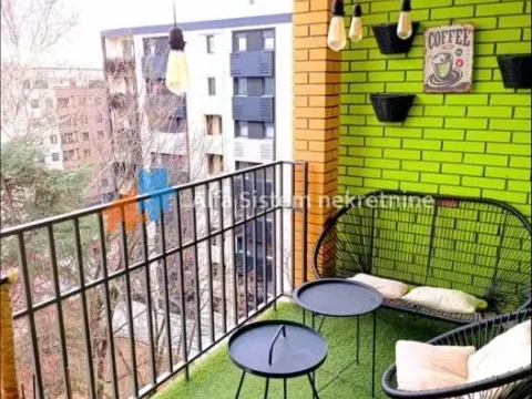 Izdavanje, trosoban stan, 86m², Vračar Sve Podlokacije, Beograd - image 17