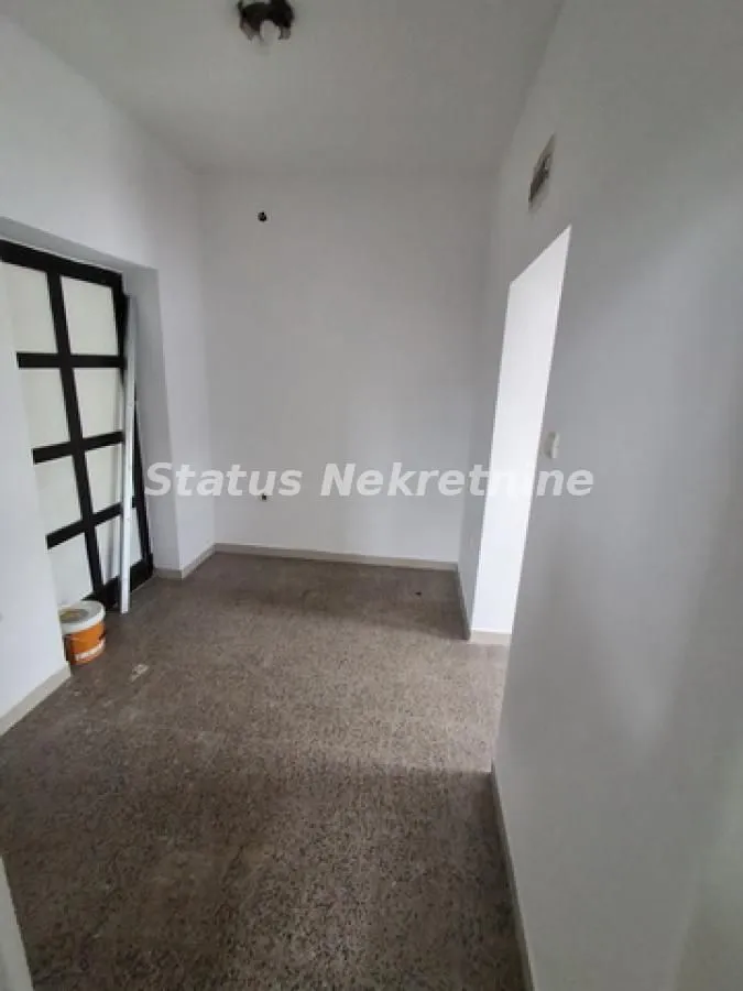 Rent, office space, 90m², Podbara, Novi Sad Sve Podlokacije