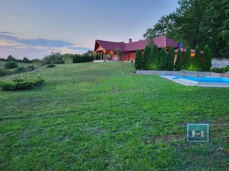 Prodaja, kuća, 228m², Velike Pčelice, Kragujevac