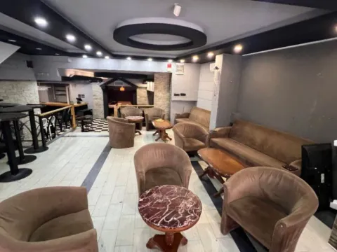 Izdavanje, poslovni prostor, 162m², Centar, Podgorica - image 5