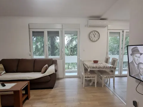 Rent, two bedroom apartment, 68m², Autobuska stanica, Podgorica - image 9
