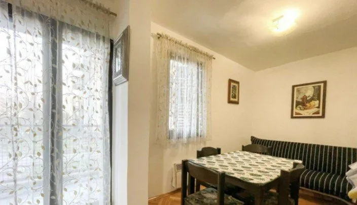 Izdavanje, dvosoban stan, 74m², Momišići, Podgorica