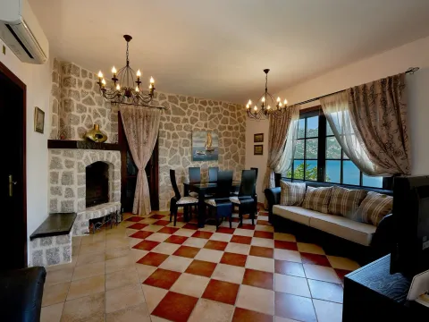 Sale, house, 235m², Kostanjica, Kotor - image 97