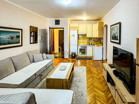 Izdavanje, dvosoban stan, 52m², Budva, Crna Gora - image 4