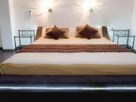 Izdavanje, kuća, 300m², Kavač, Kotor - image 12