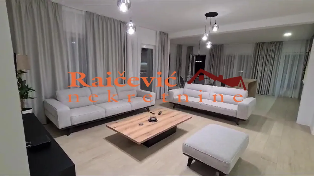 Sale, four bedroom apartment, 180m², Savski Venac, Beograd