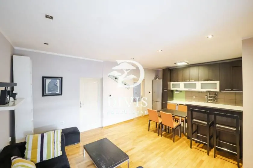 Prodaja, trosoban stan, 68m², Sarajevska, Beograd
