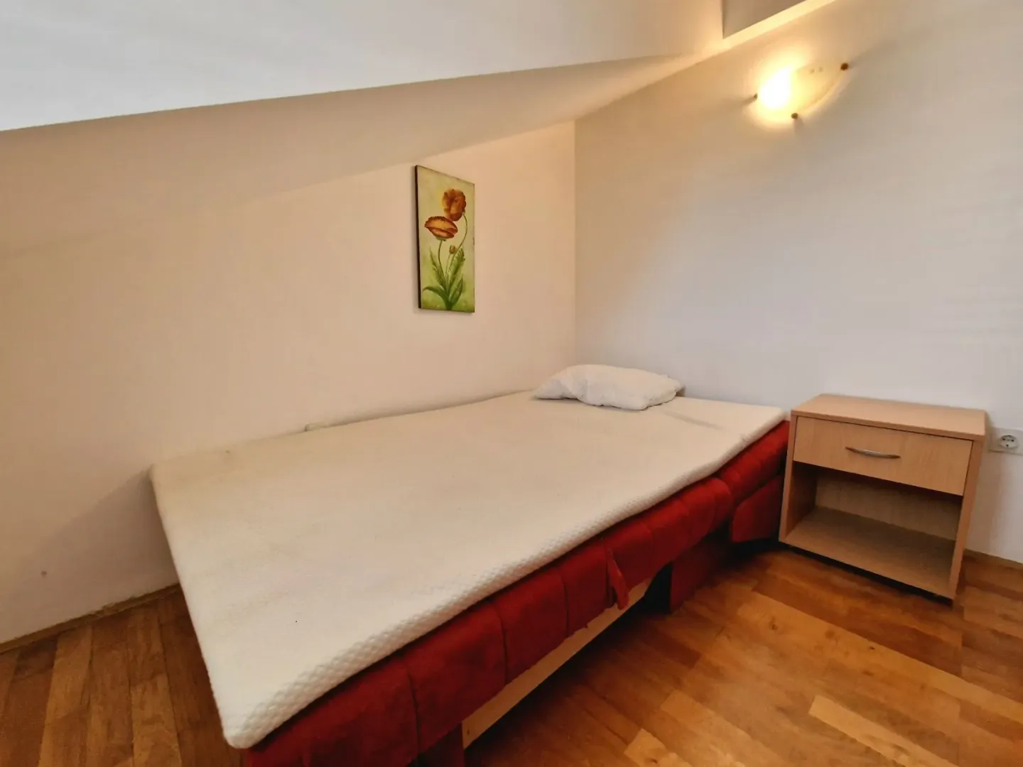 Izdavanje, dvosoban stan, 60m², Budva, Crna Gora