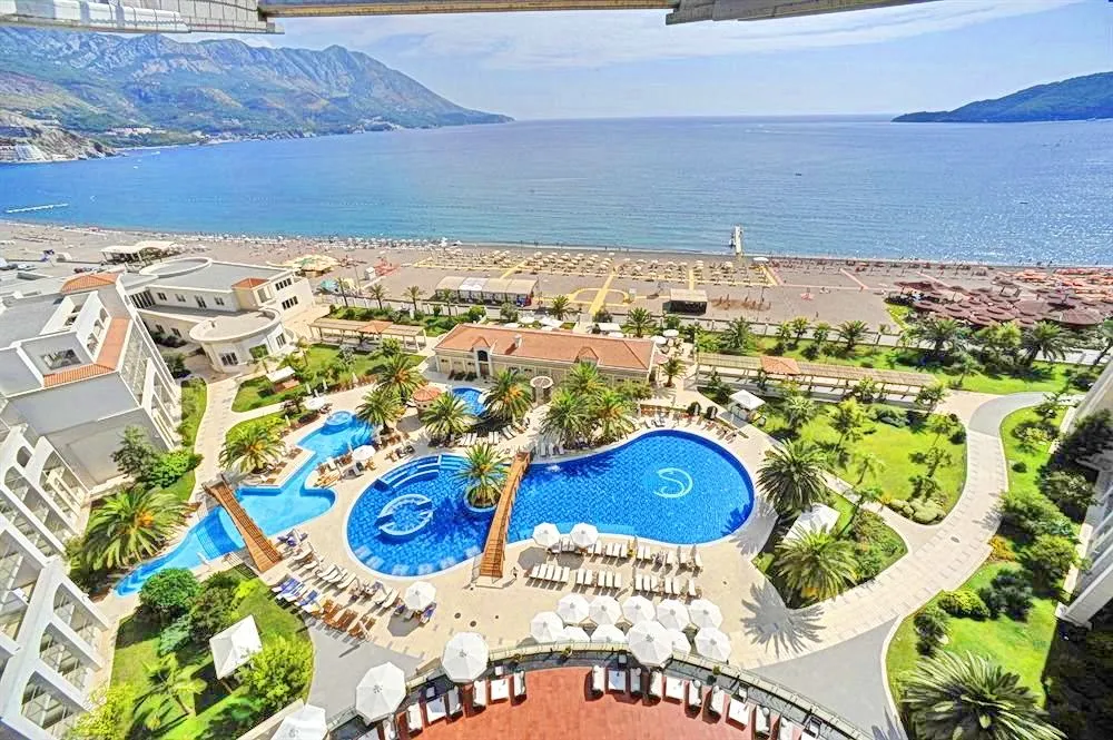 Prodaja, stan, 229m², Bečići, Budva