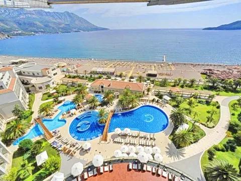 Prodaja, stan, 229m², Bečići, Budva - image 9
