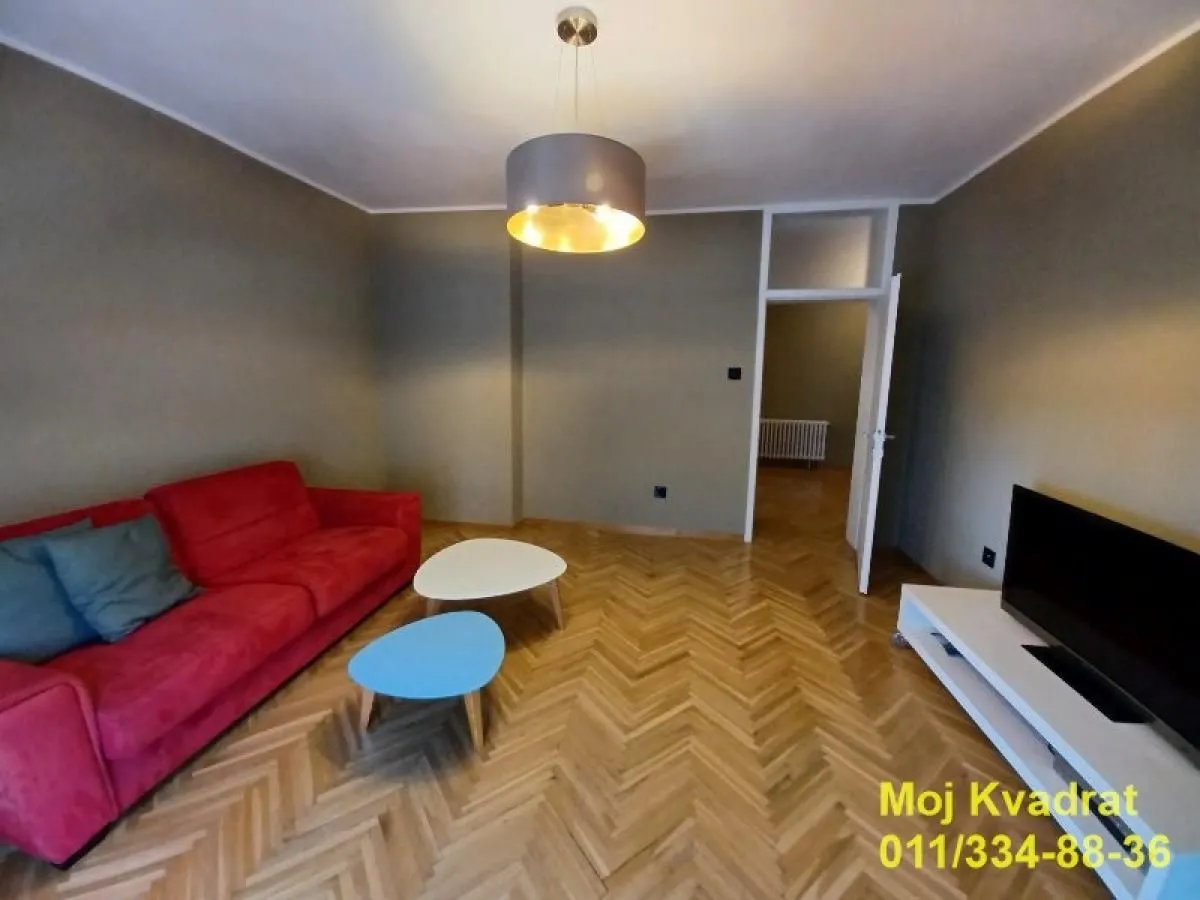 Izdavanje, trosoban stan, 80m², Slavija, Vračar Sve Podlokacije