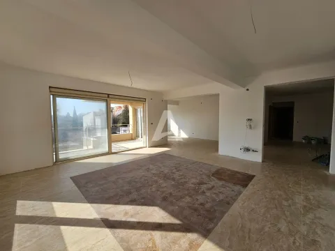 Prodaja, trosoban stan, 150m², Bečići, Budva - image 10