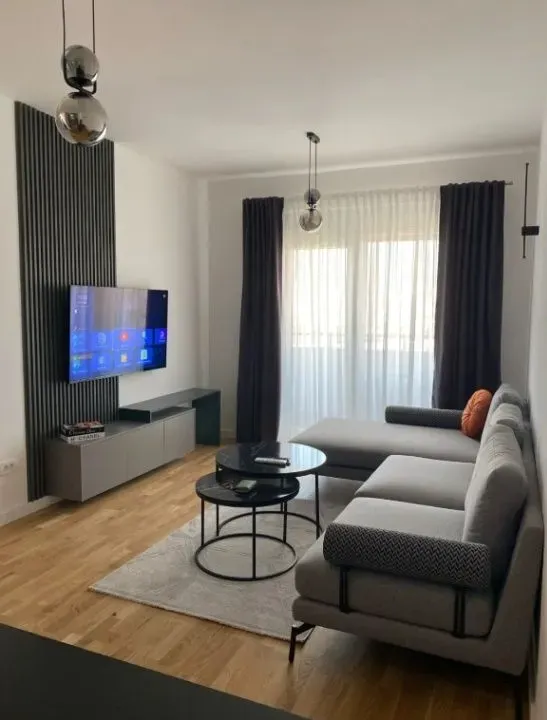 Izdavanje, jednosoban stan, 47m², Centar, Bar