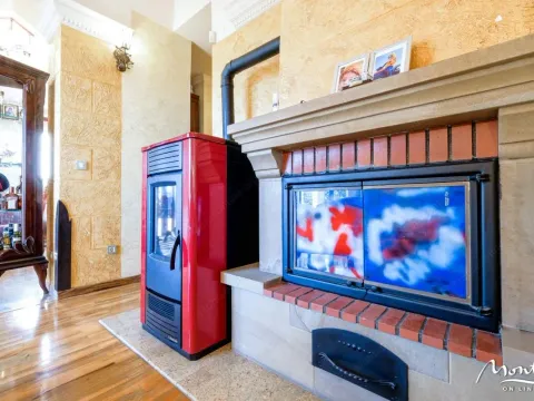 Prodaja, četvorosoban stan, 179m², Budva, Crna Gora - image 17