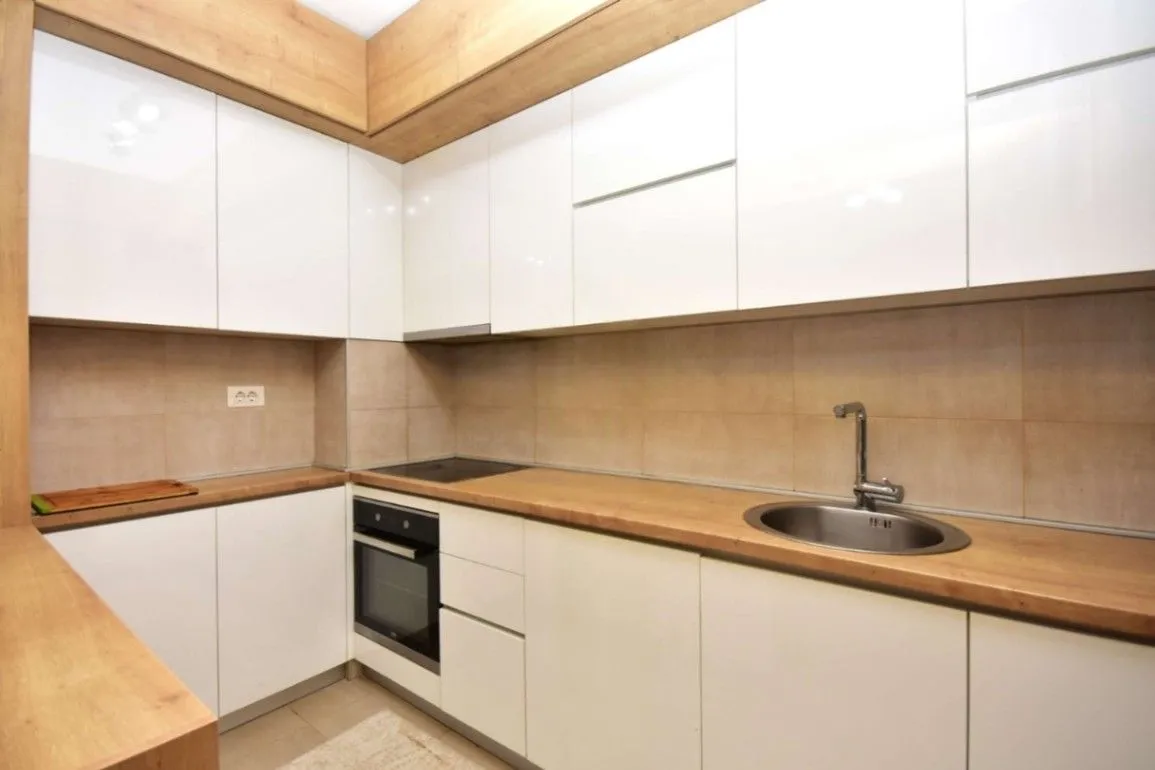 Izdavanje, dvosoban stan, 64m², City Kej, Podgorica