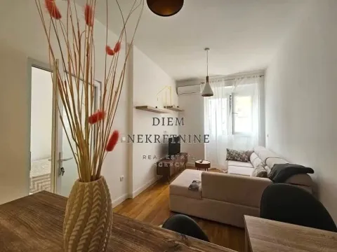 Rent, one bedroom apartment, 38m², Centar, Bar - image 16