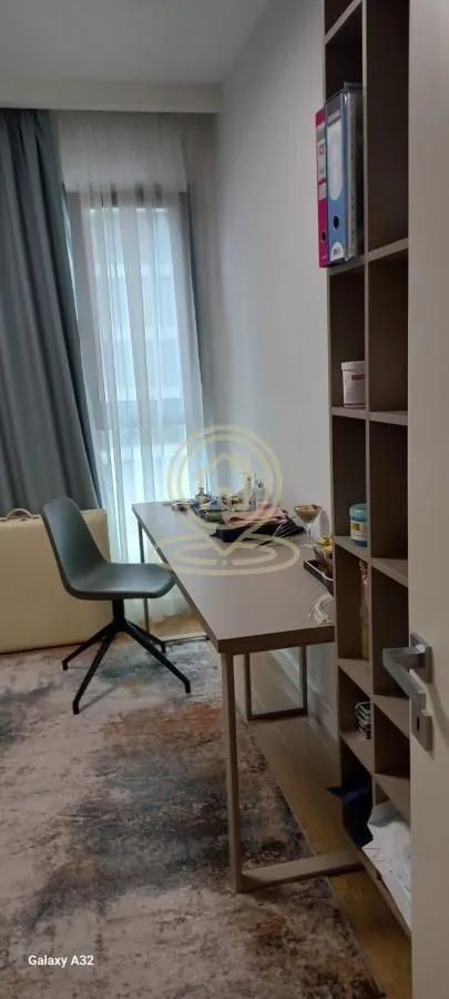 Izdavanje, trosoban stan, 85m², Savski Venac, Beograd