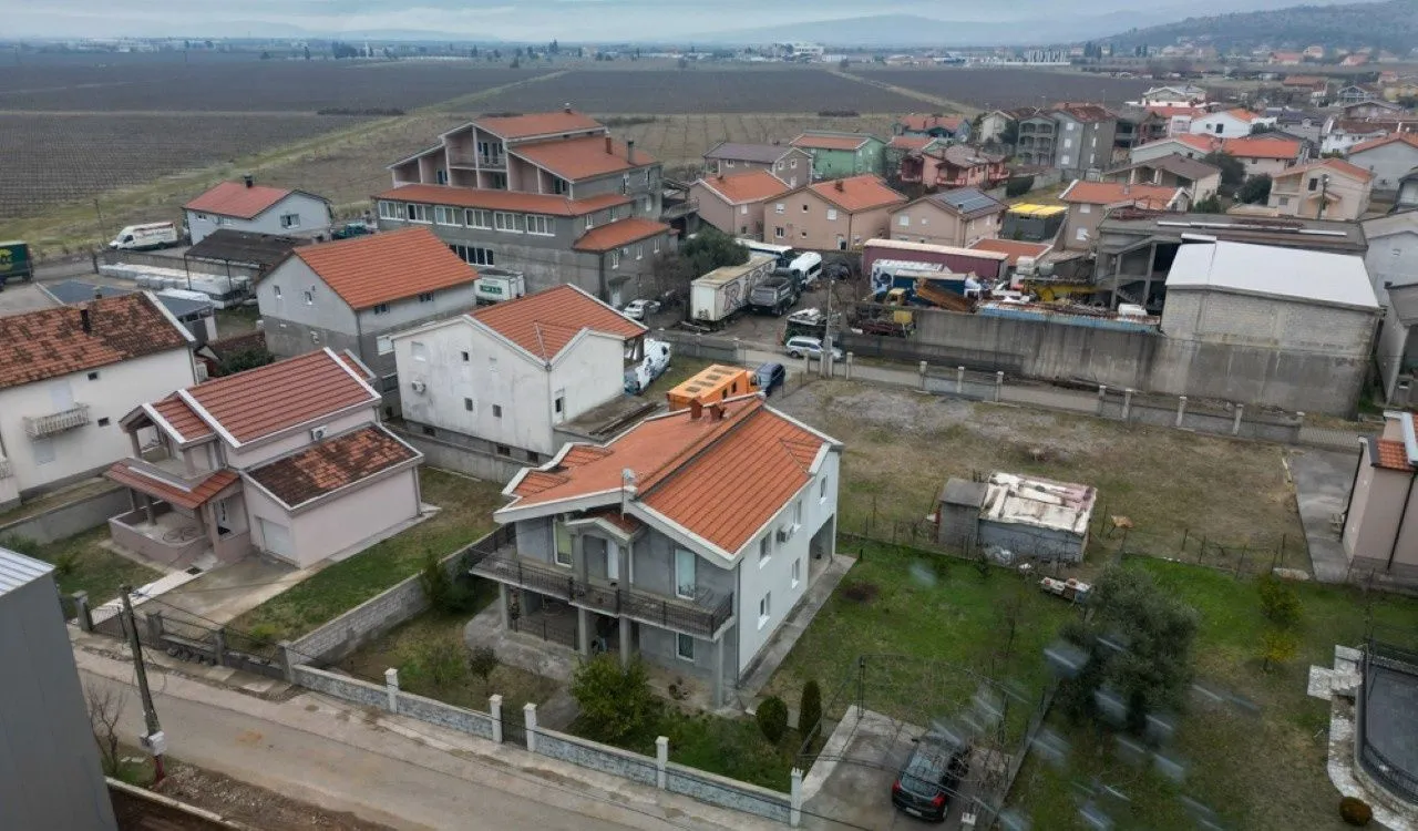 Prodaja, kuća, 258m², Pod Goricom, Podgorica