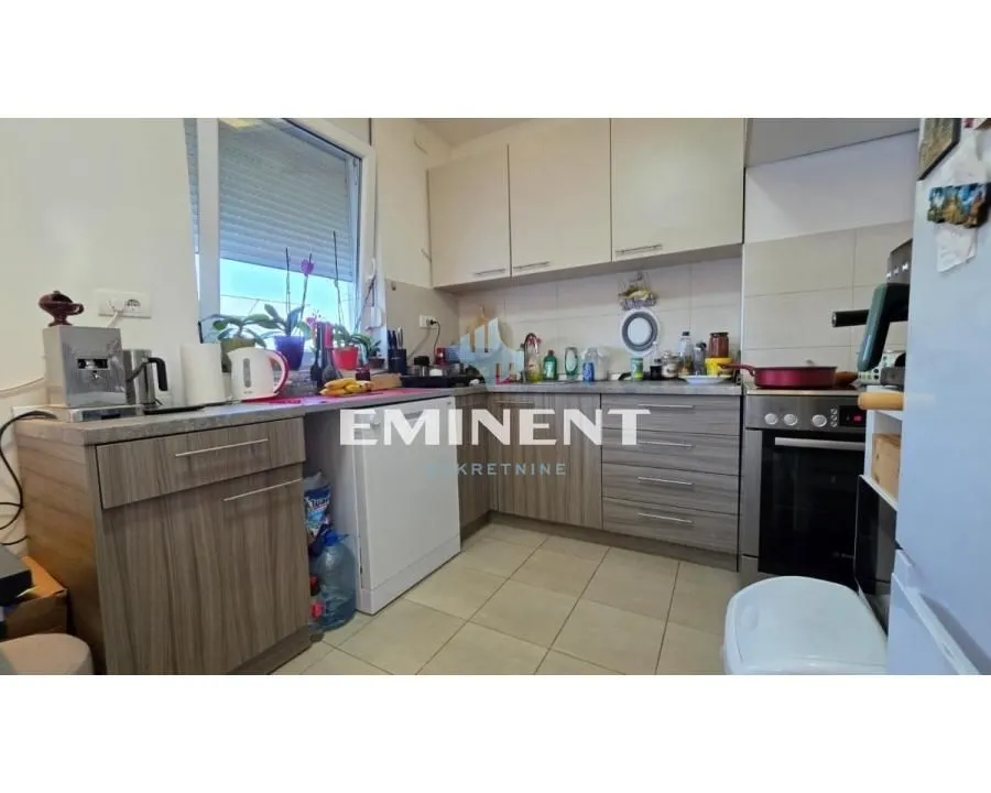 Prodaja, trosoban stan, 90m², Cvetkova Pijaca, Zvezdara Sve Podlokacije